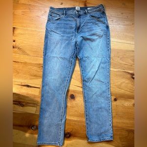 FLINT AND TINDER
Summer Stretch Denim - Straight - Light Wash